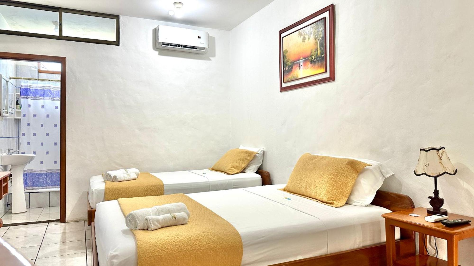 Hostal Suenos Silvestres Puerto Ayora  Dış mekan fotoğraf